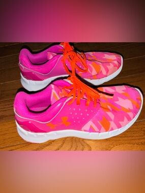 Sz 2Y Little Girls Under Armour Shoes pink and orange color-way